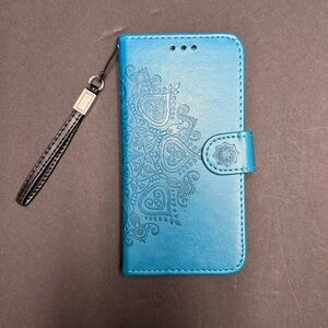 New iPhone 8+ 2 in 1 Detachable Magnetic Folio Case w/ embossed Mandala Design